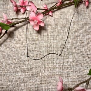 VINTAGE Minimalist Silver Chain Necklace with Wave-Shaped Bar